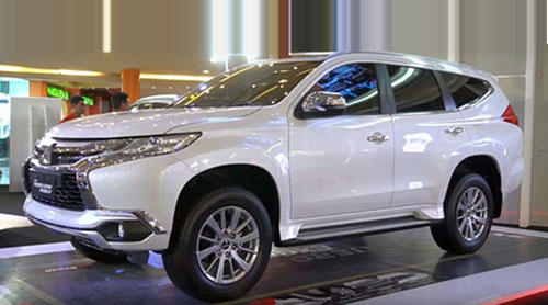 Bagian-samping-Mitsubishi-Pajero-Sport-Exceed-4x2-AT-2018