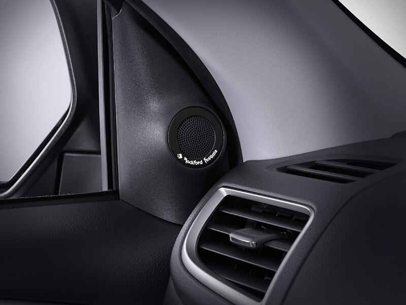Mitsubishi Pajero Sport Rockford Fosgate-audio-system-4