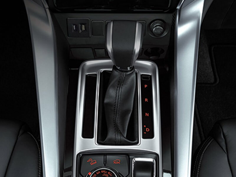Mitsubishi Pajero Sport Rockford Fosgate-transmission