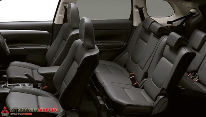 Kursi Mitsubishi Outlander