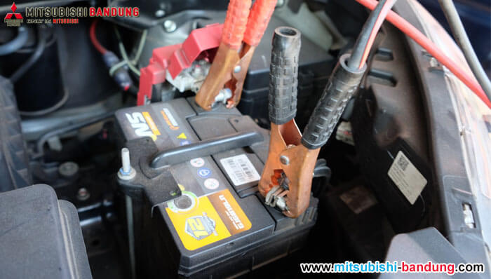Cara Jumper Aki Mobil Yang Tepat dan Aman